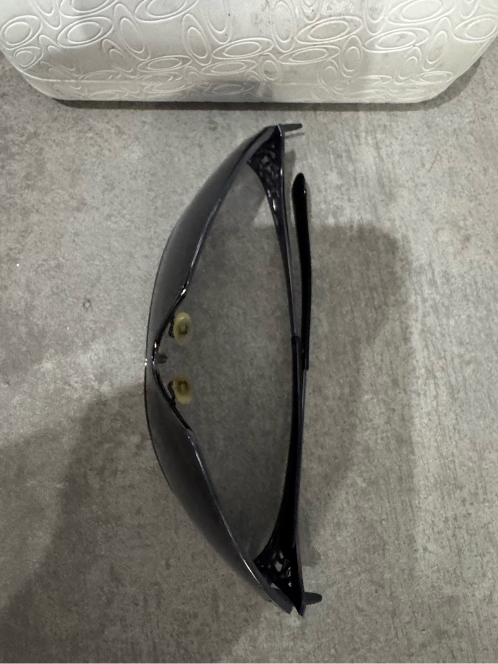Oakley Dart OO4008 sunglasses featuring a polished black frame with grey lenses - Picture 12 of 15